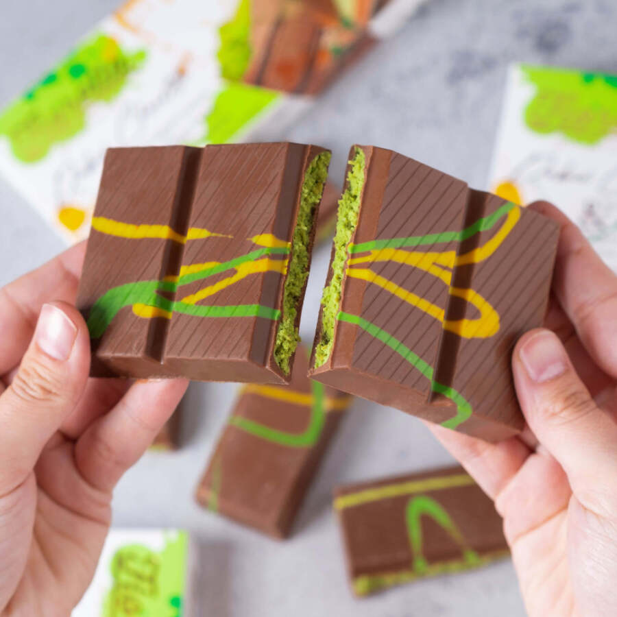 Fiorella Buttered Crispy Kadayif and Pistachio Filled Milk Chocolate 200 Grams (1 Pack) - 4
